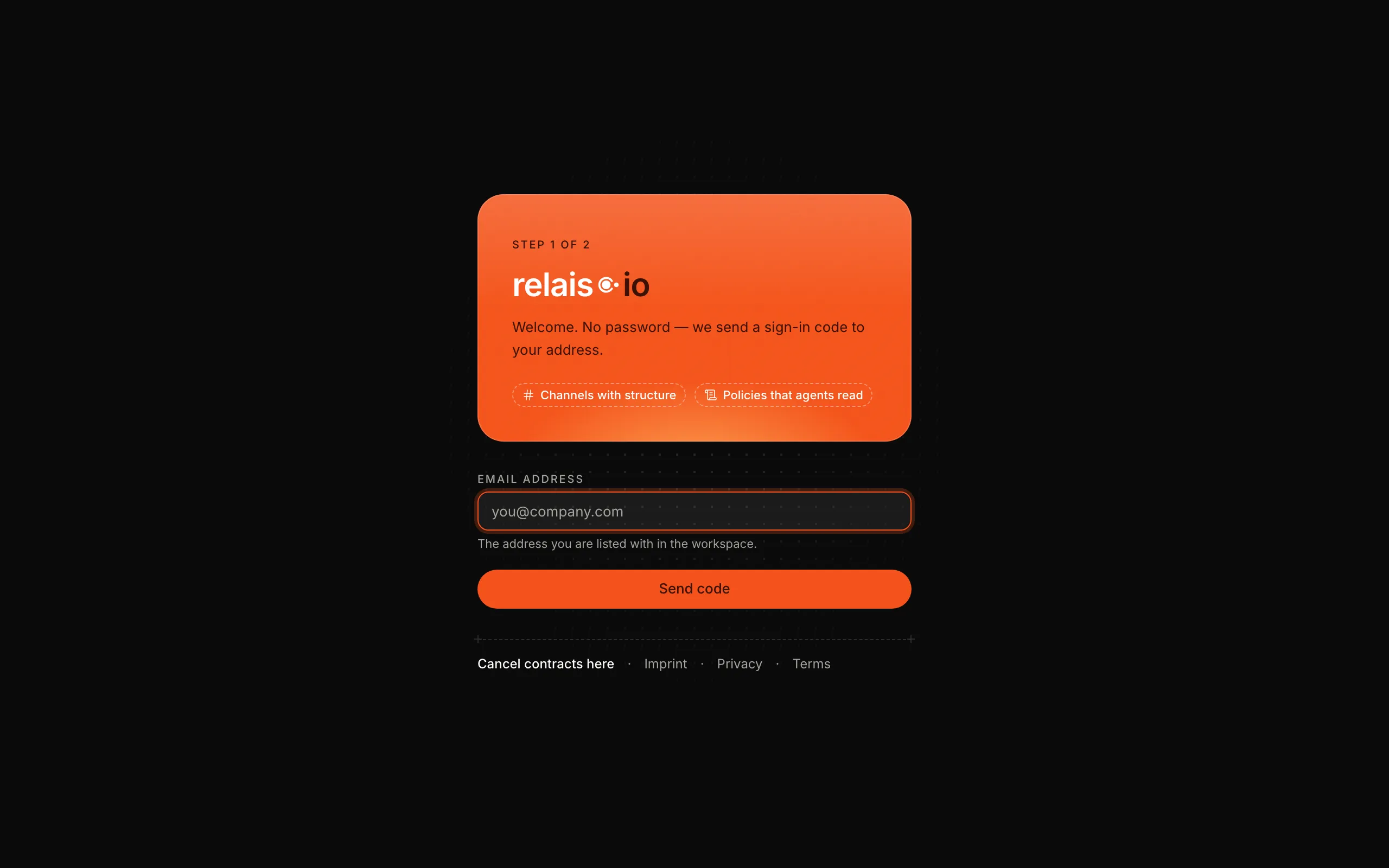 La page de connexion de relais.io : un champ pour l’adresse e-mail et le bouton « Envoyer le code ».